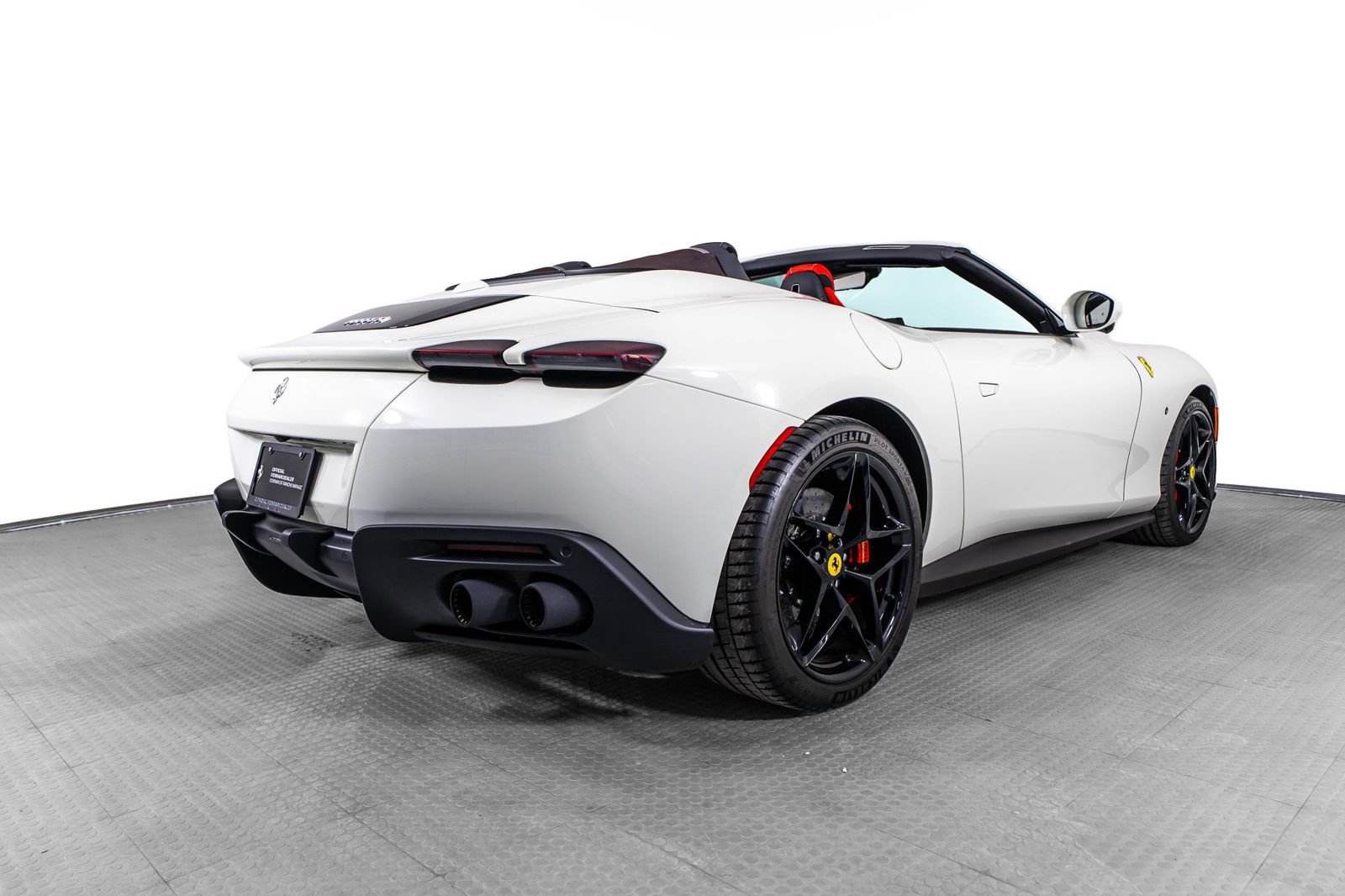 Certified 2025 Ferrari Roma Spider RWD image 5
