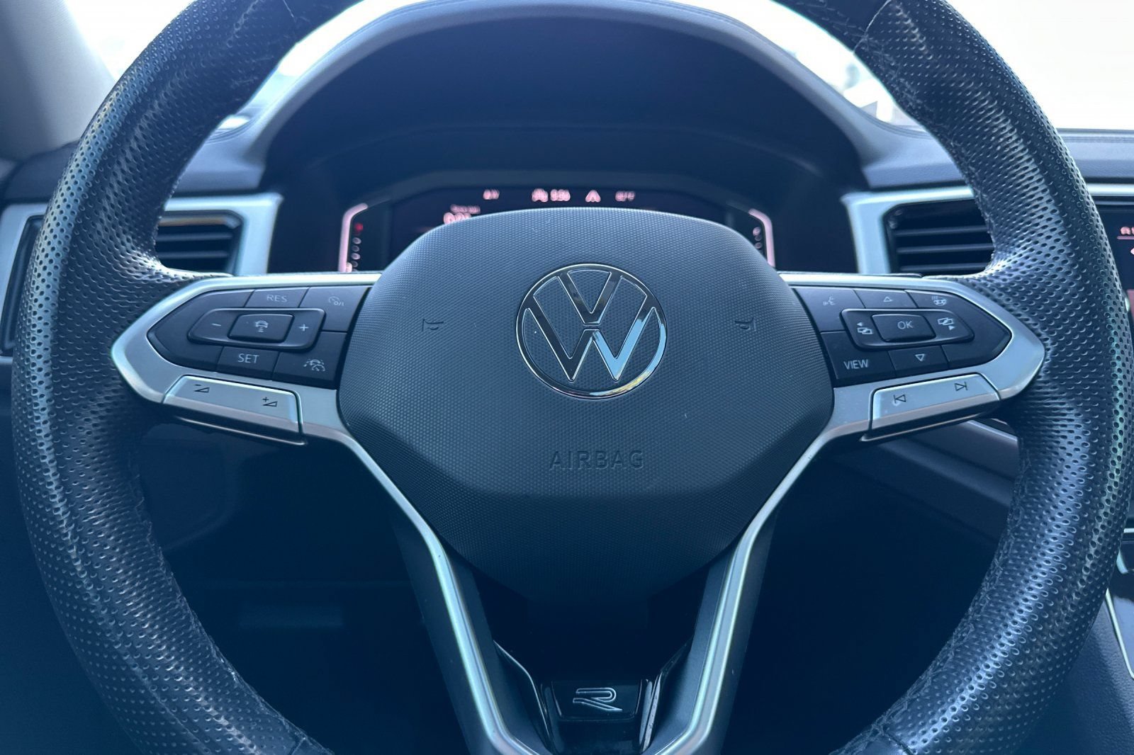 Used 2022 Volkswagen Atlas SEL R-Line AWD/4WD image 24