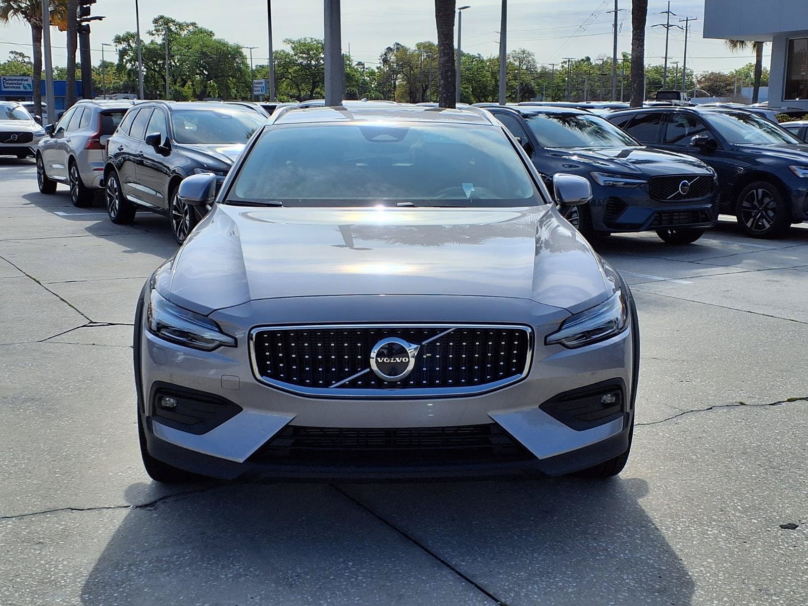 New 2026 Volvo V60 B5 Cross Country Plus w/ Protection Package Premier AWD/4WD image 2