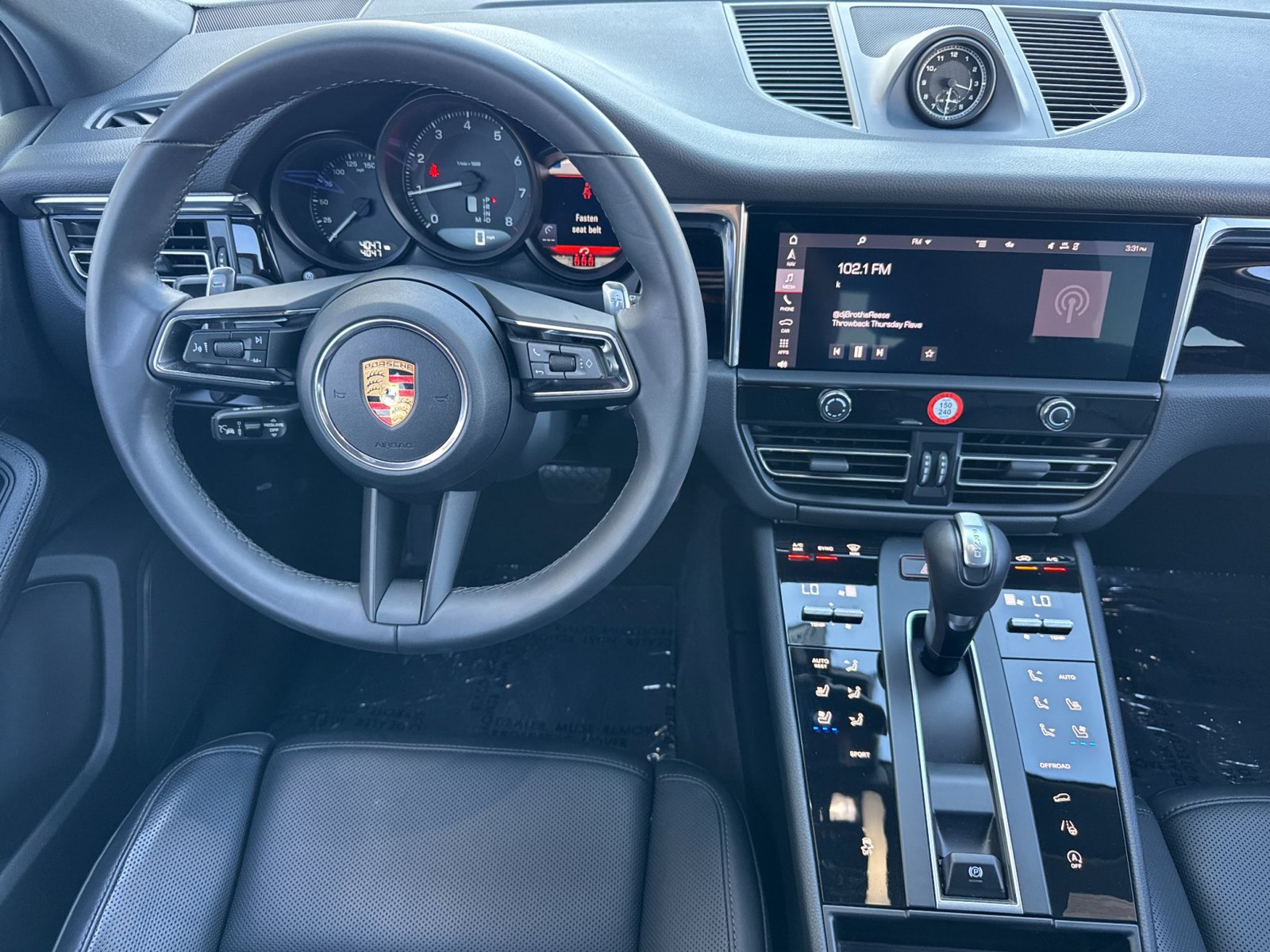 Certified 2026 Porsche Macan AWD/4WD image 24