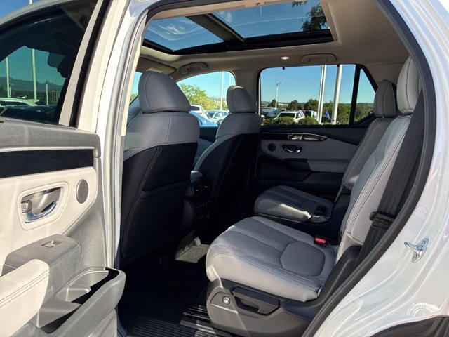 Certified 2025 Honda Pilot Touring image 22
