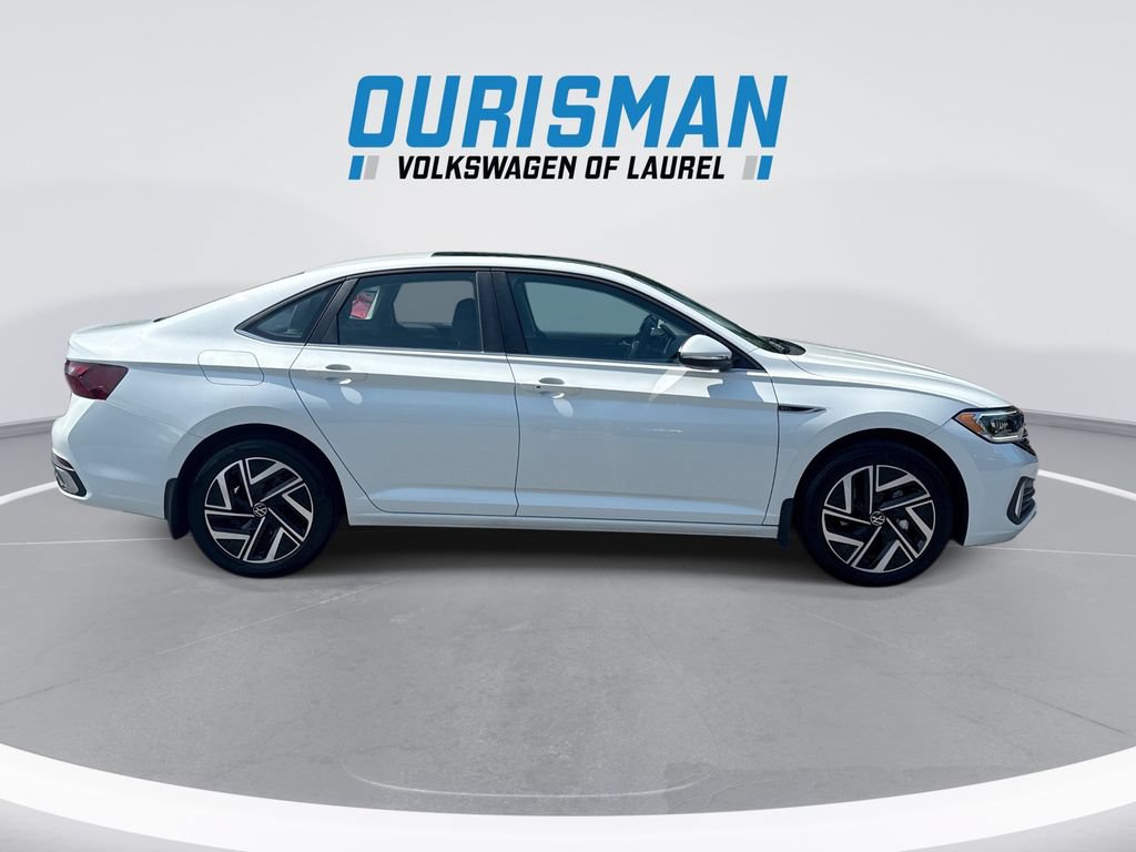 Used 2022 Volkswagen Jetta SEL FWD image 9
