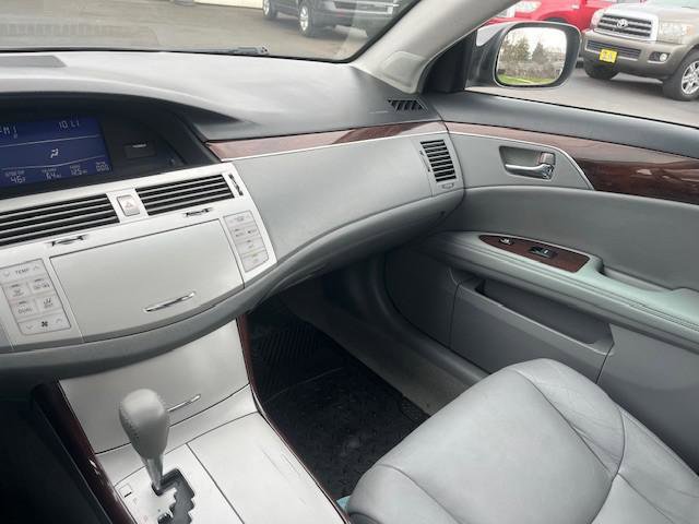 Used 2009 Toyota Avalon XLS FWD image 6