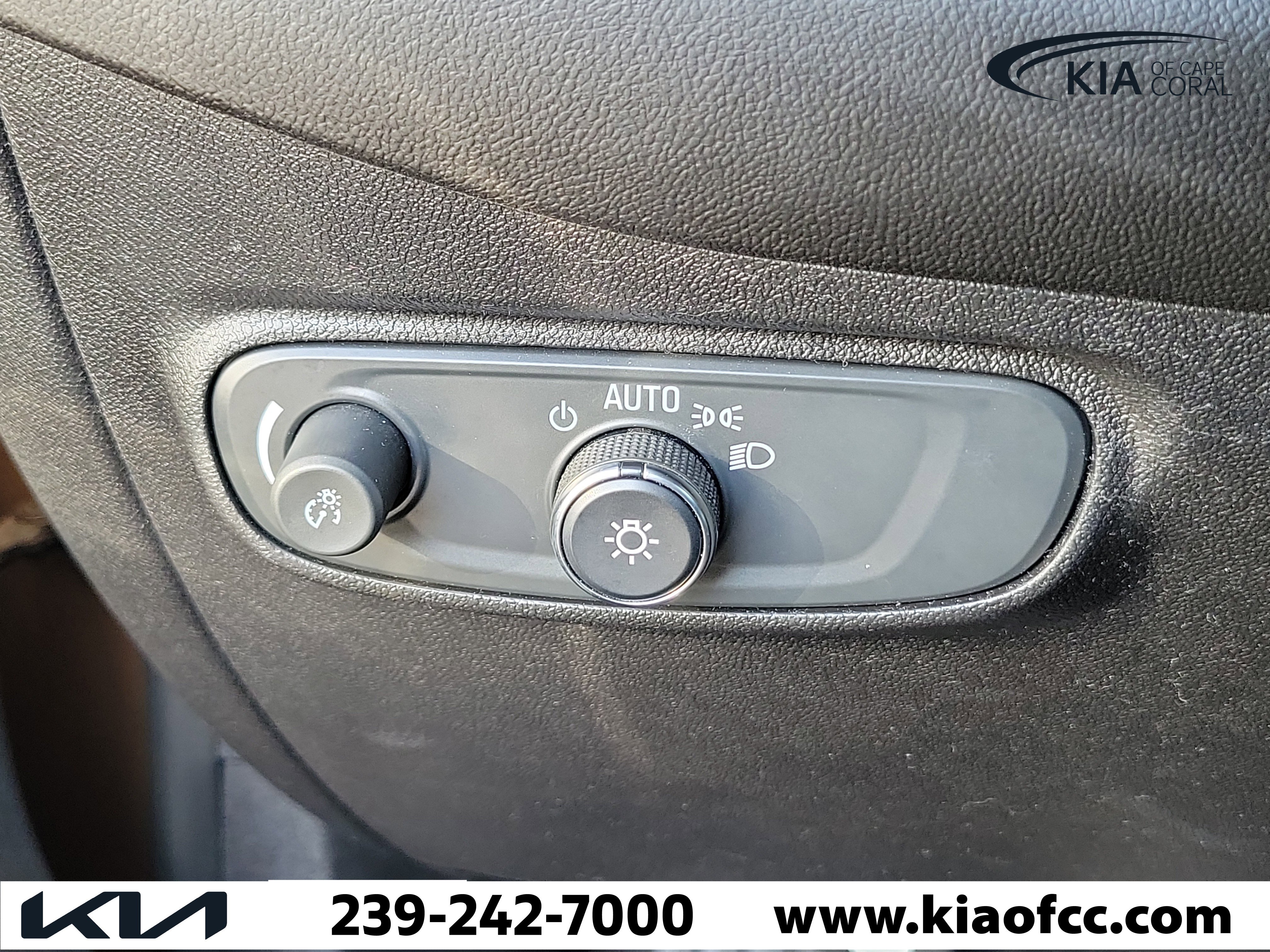 Used 2019 Chevrolet Equinox LS image 22