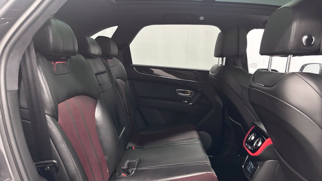 Used 2020 Bentley Bentayga AWD/4WD image 29