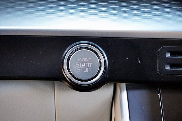 Used 2024 Kia Carnival LX FWD image 30