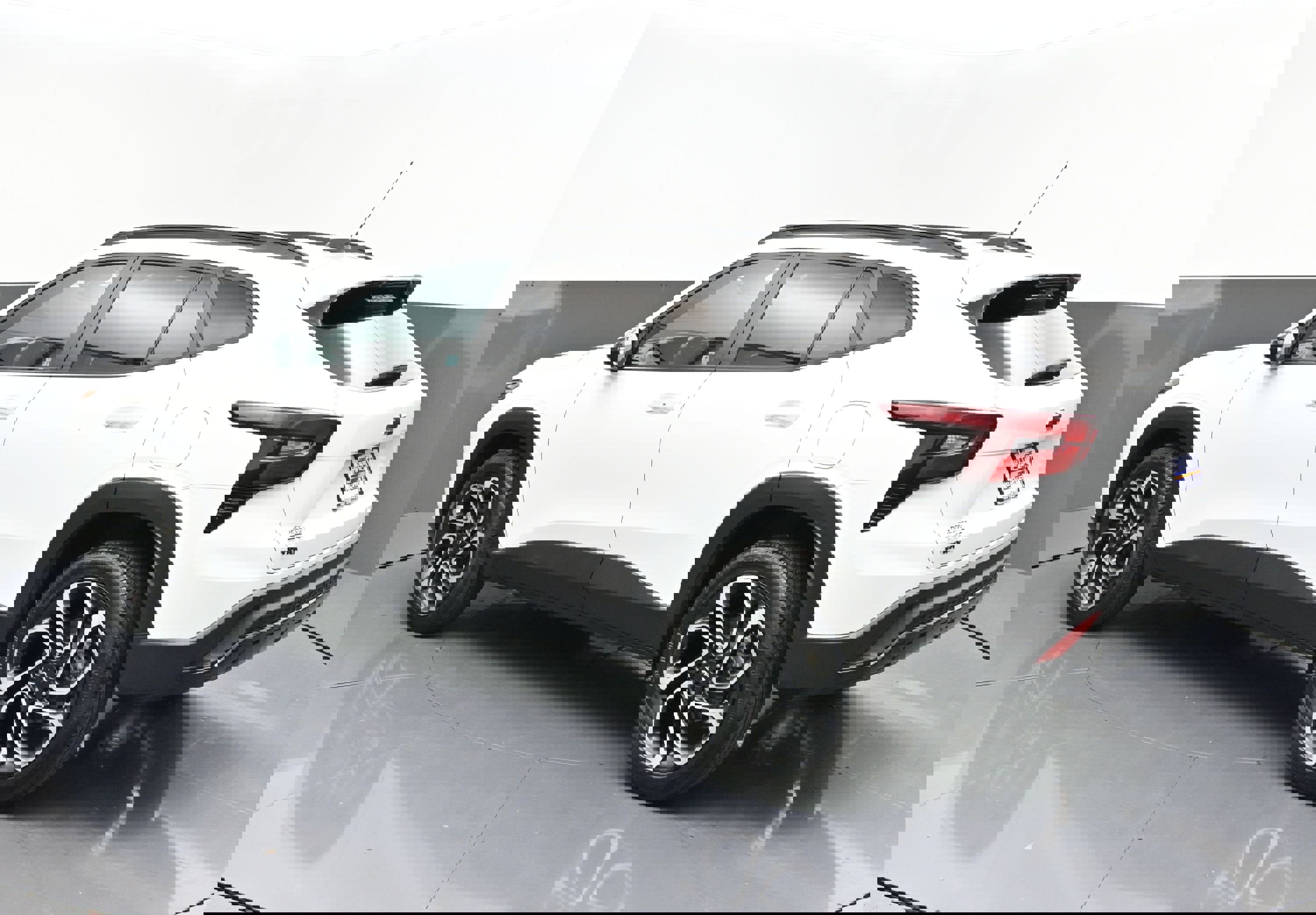 Certified 2025 Chevrolet Trax RS w/ Driver Confidence Package image 5