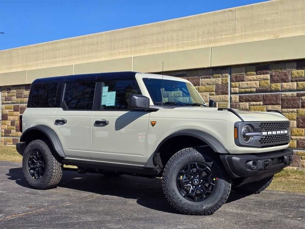 New 2026 Ford Bronco Badlands AWD/4WD image 3