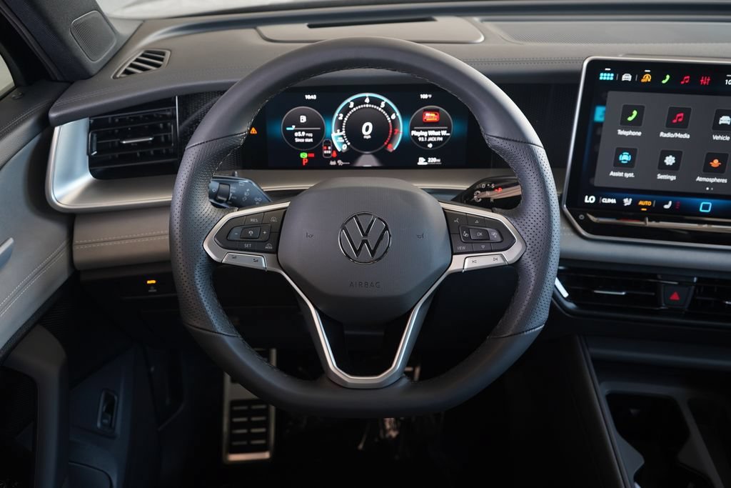 New 2026 Volkswagen Tiguan SE R-Line FWD image 9