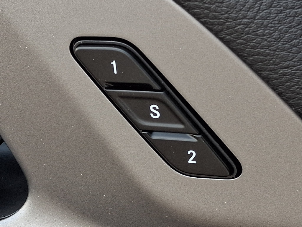 New 2027 Chrysler Pacifica Select AWD/4WD image 19