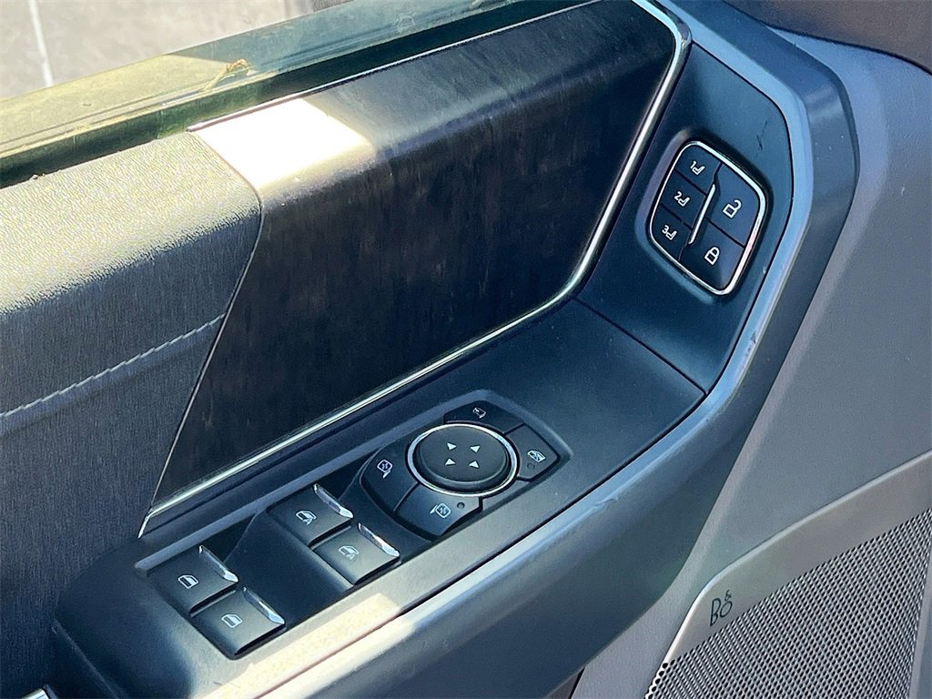 Used 2022 Ford F150 Lariat w/ Equipment Group 501A Mid image 18