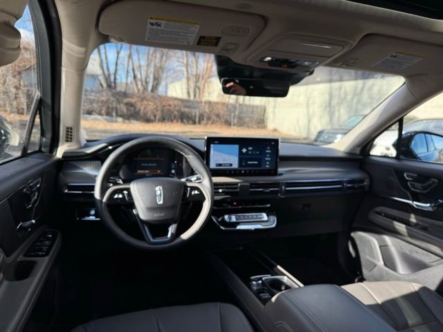 Used 2023 Lincoln Corsair AWD w/ Equipment Group 101A image 15
