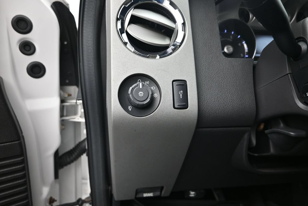 Used 2011 Ford F350 Lariat w/ Lariat Interior Pkg AWD/4WD image 12