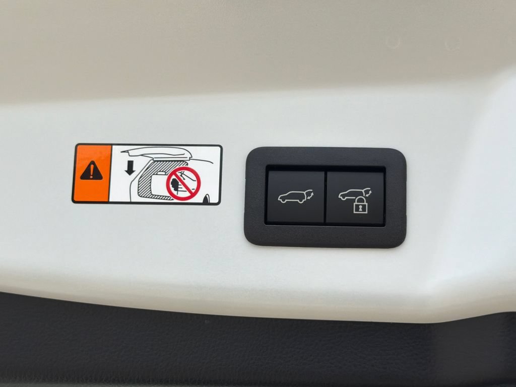 New 2027 Toyota Prius Limited w/ Limited Premium Package AWD/4WD image 7