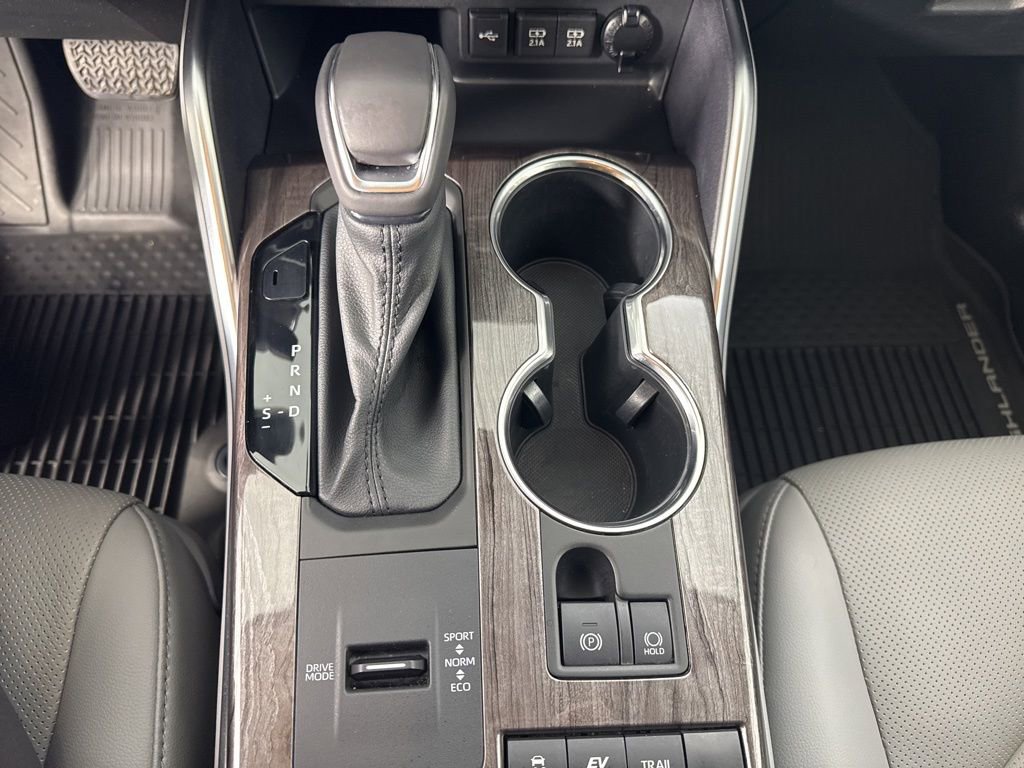 Used 2021 Toyota Highlander Limited image 19