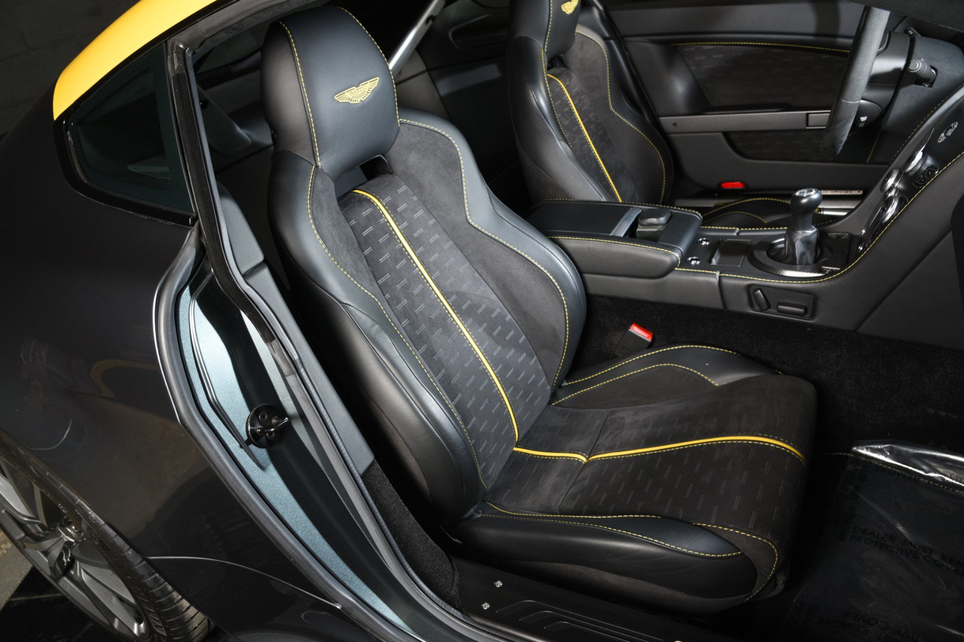 Used 2016 Aston Martin V8 Vantage GT RWD image 38