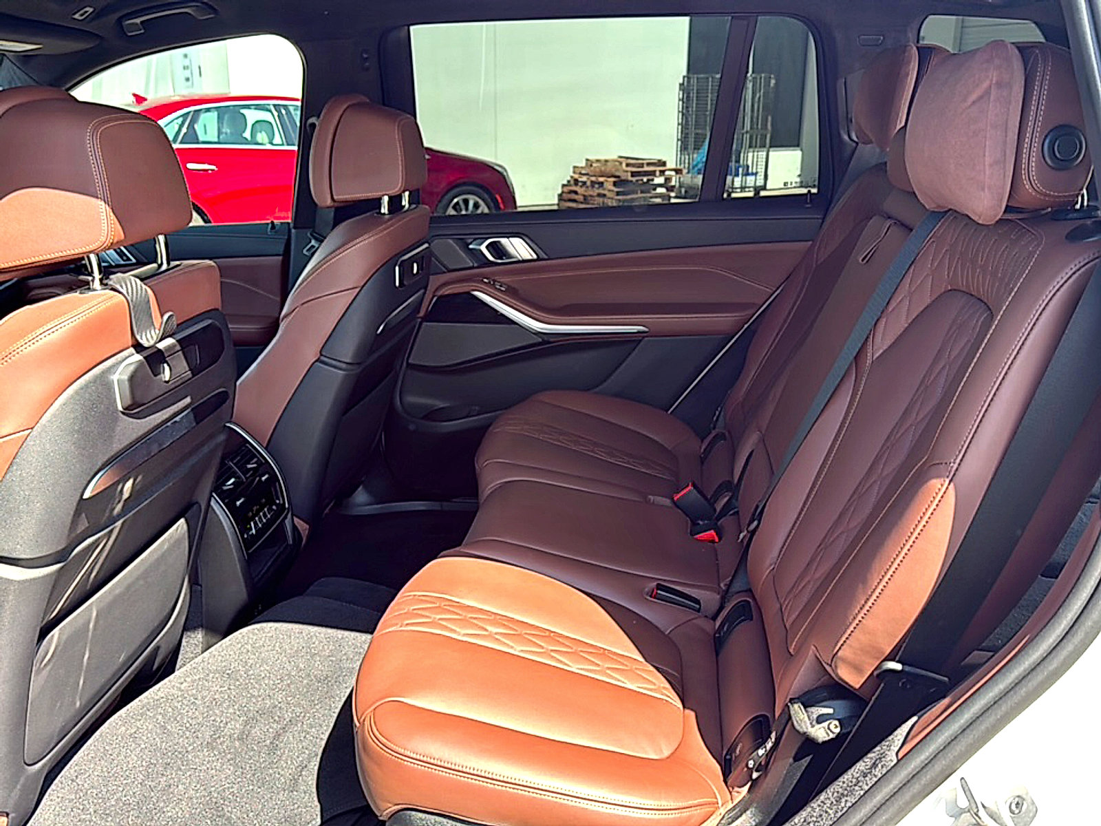 Certified 2025 BMW X7 M60i image 8