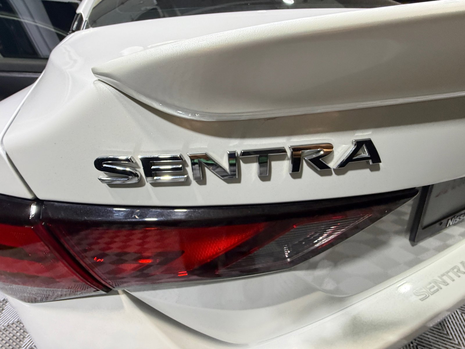 Certified 2021 Nissan Sentra SR FWD image 24