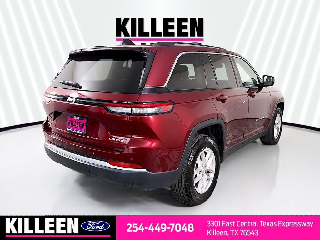 Used 2023 Jeep Grand Cherokee Laredo AWD/4WD image 9