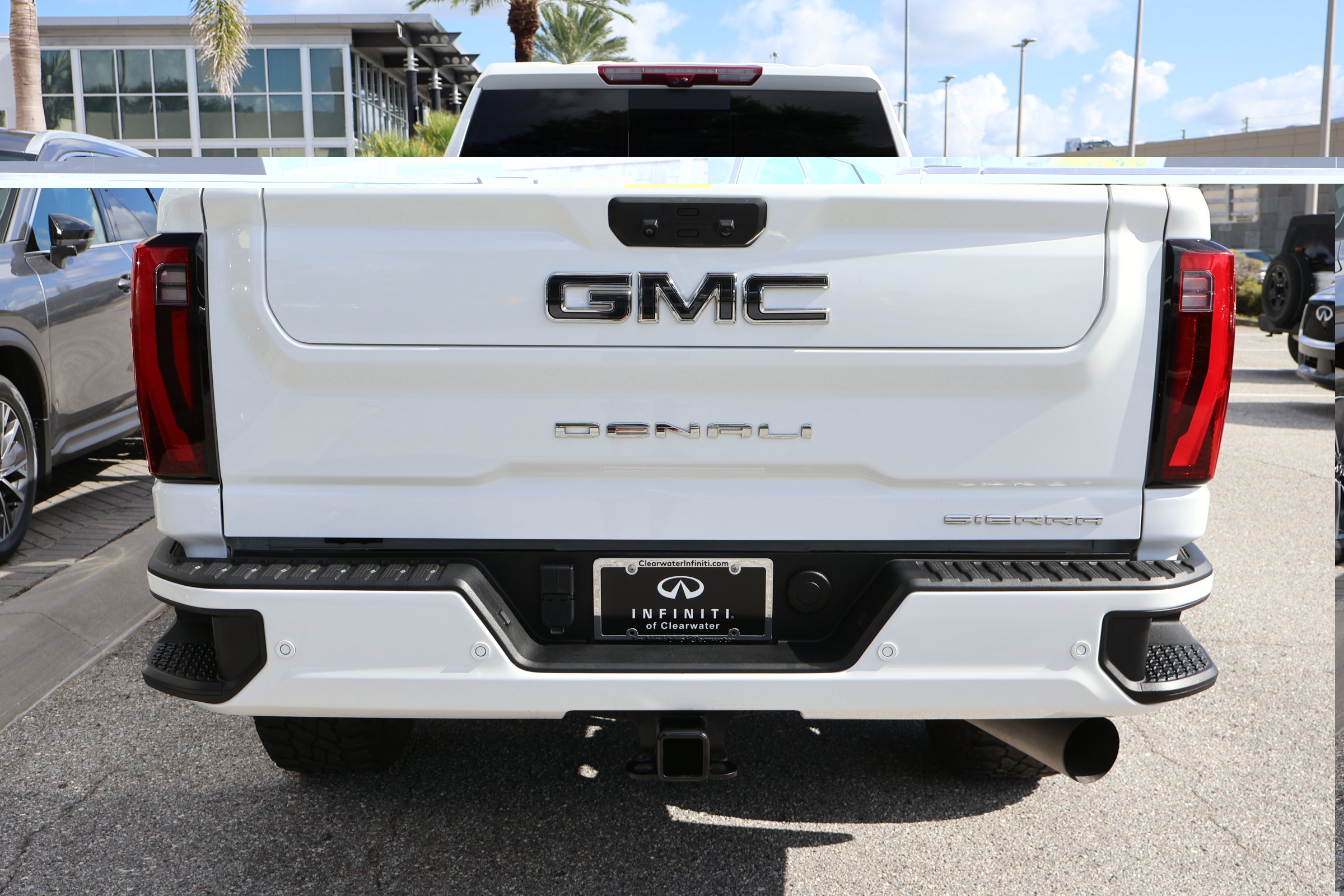Used 2024 GMC Sierra 3500 Denali Ultimate AWD/4WD image 8