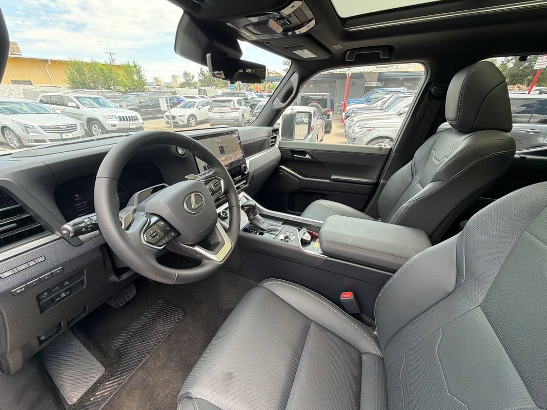 Used 2026 Lexus GX 550 w/ Accessory Package (2T) AWD/4WD image 10