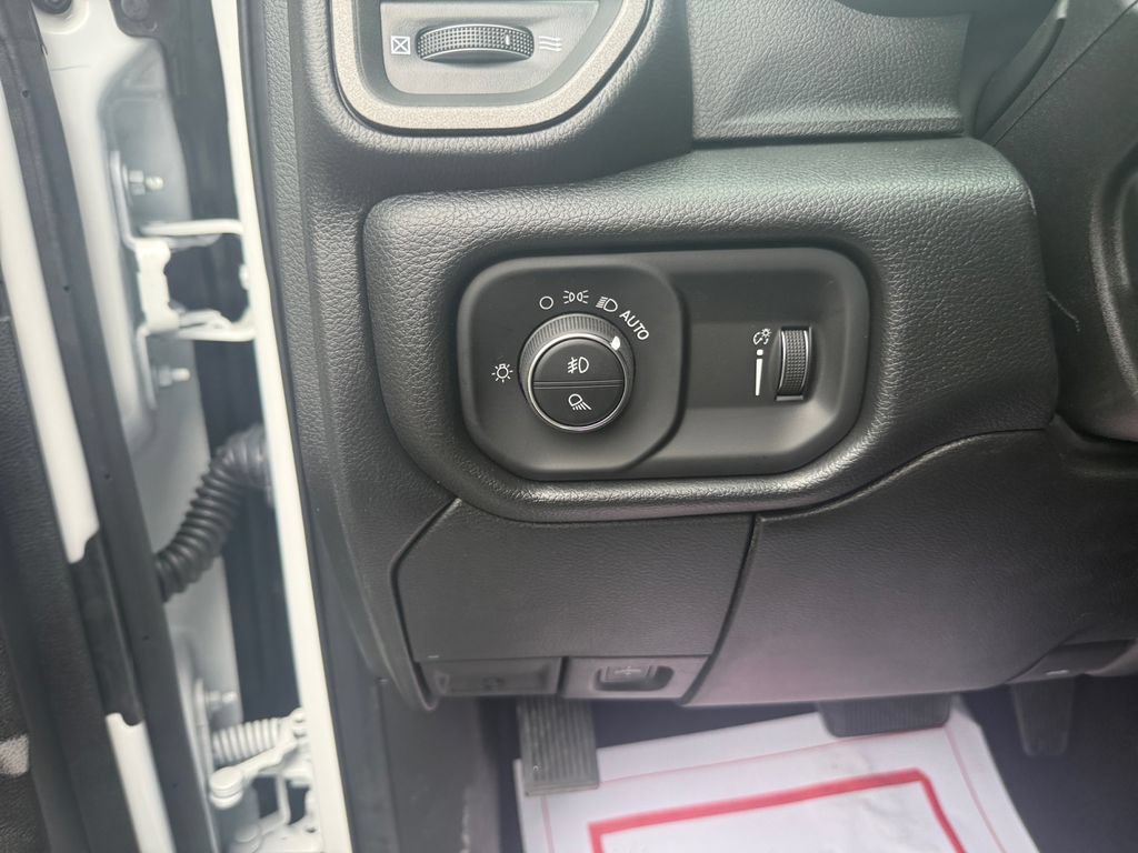New 2026 RAM 3500 Tradesman AWD/4WD image 18