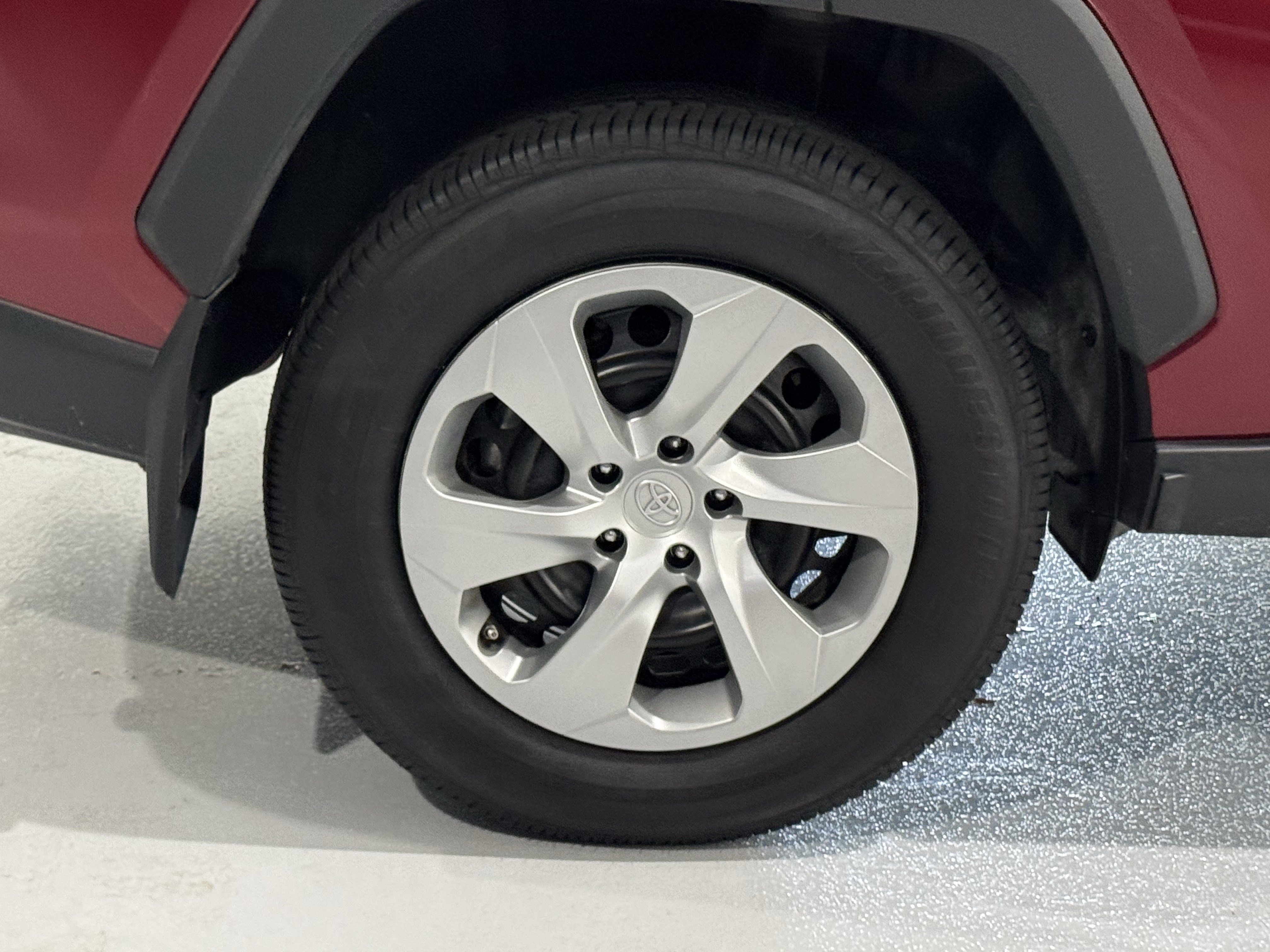 Used 2022 Toyota RAV4 LE image 36