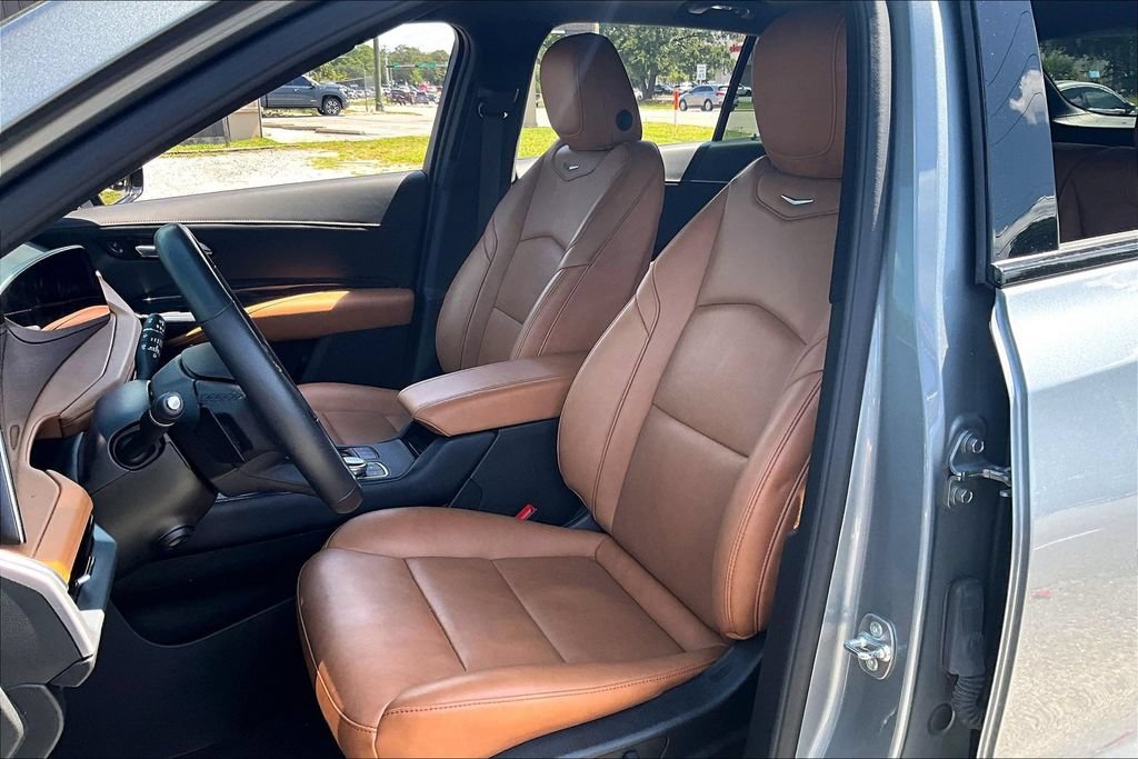 Used 2024 Cadillac XT4 Sport AWD/4WD image 17
