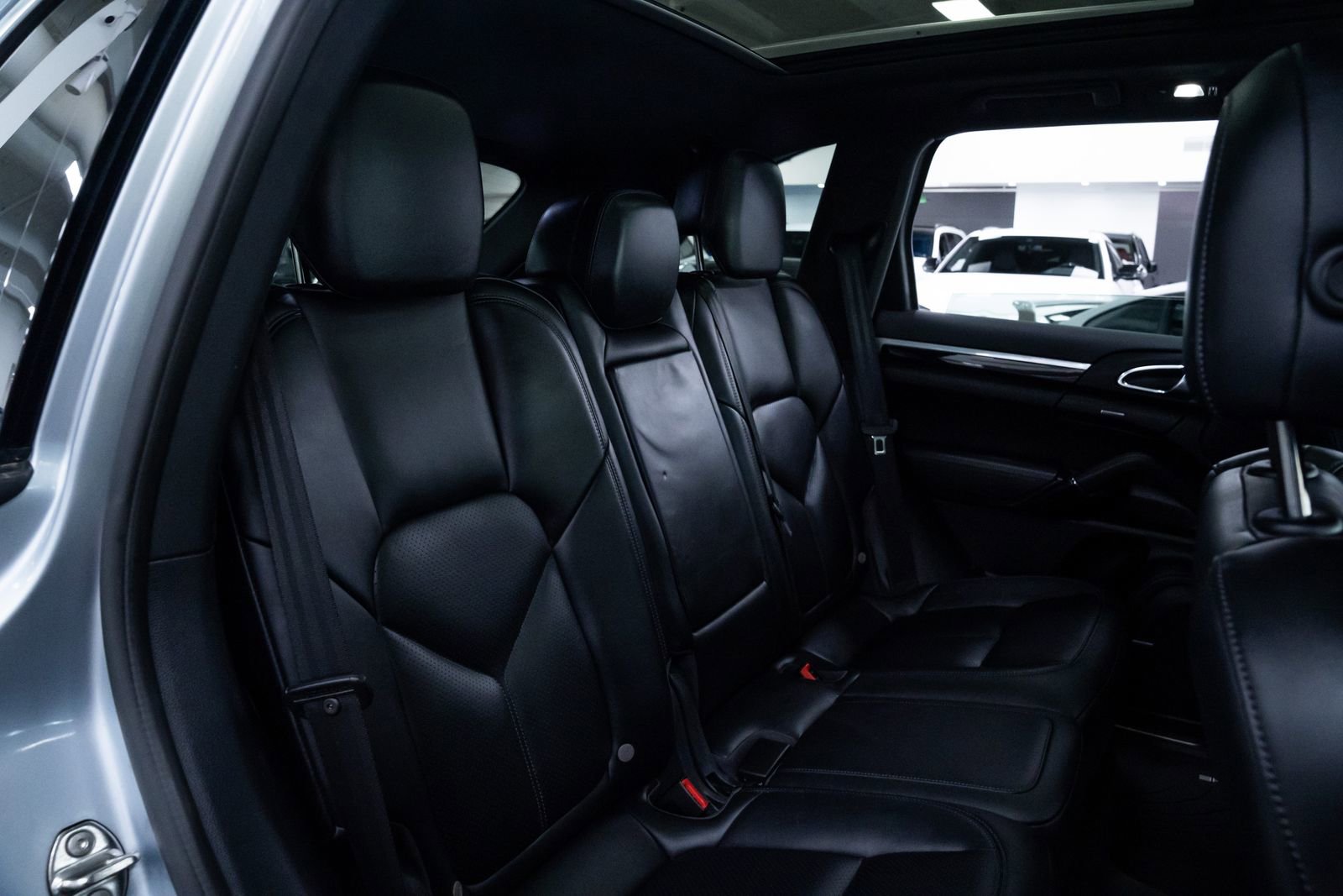 Used 2016 Porsche Cayenne AWD/4WD image 23