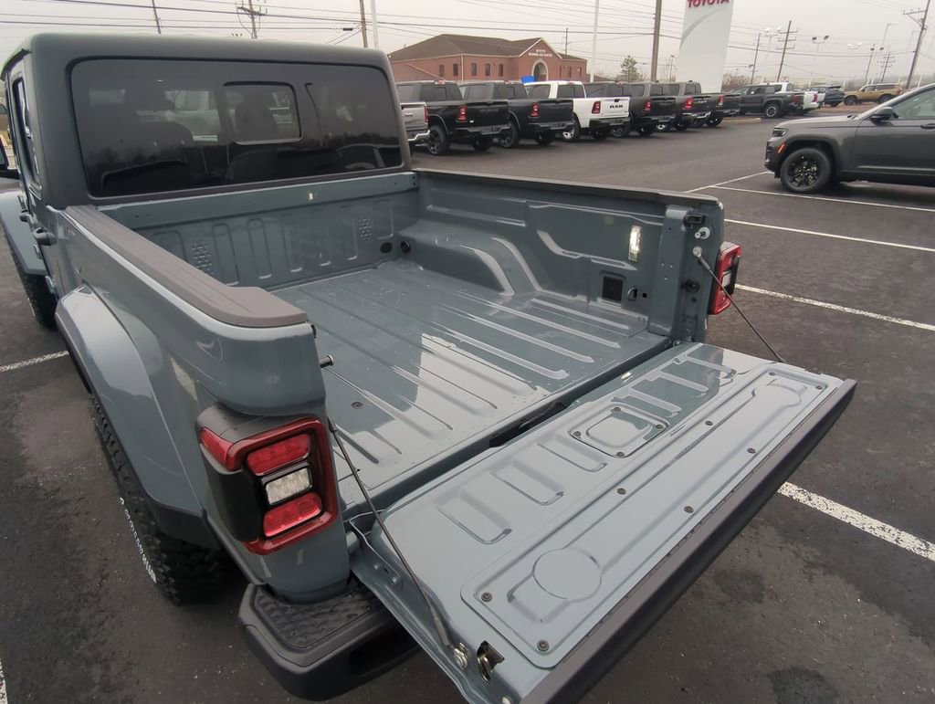 New 2026 Jeep Gladiator Sport AWD/4WD image 26