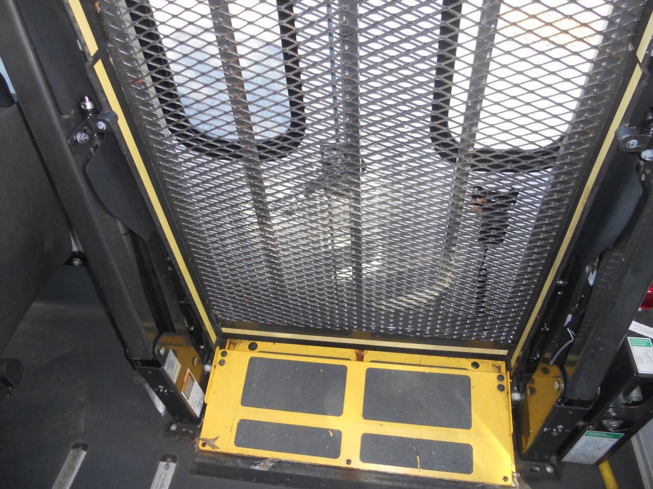 Used 2013 Ford E-450 and Econoline 450 Super Duty w/ Shuttle Bus Prep Pkg image 26