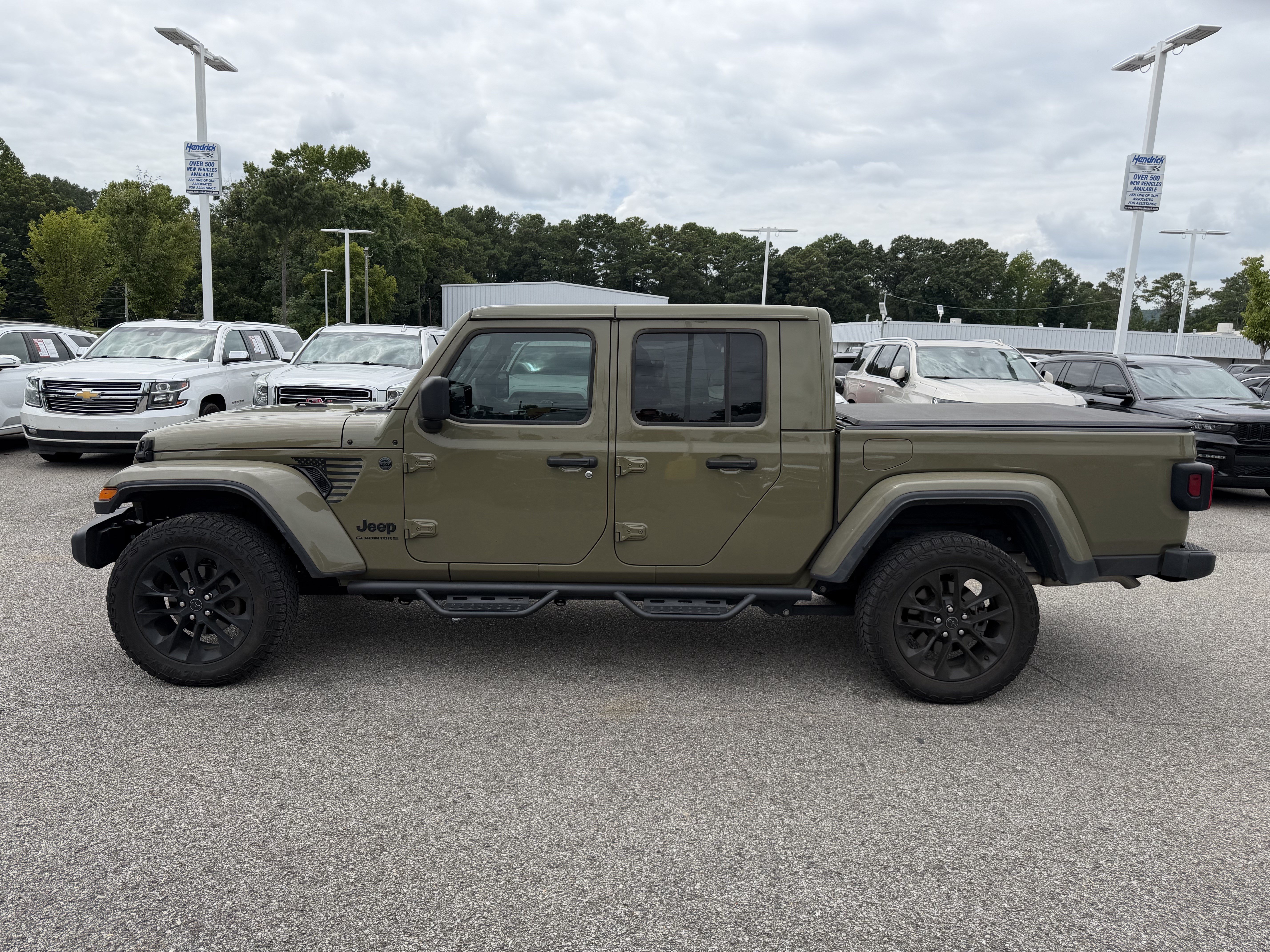 Used 2025 Jeep Gladiator Sport AWD/4WD image 6