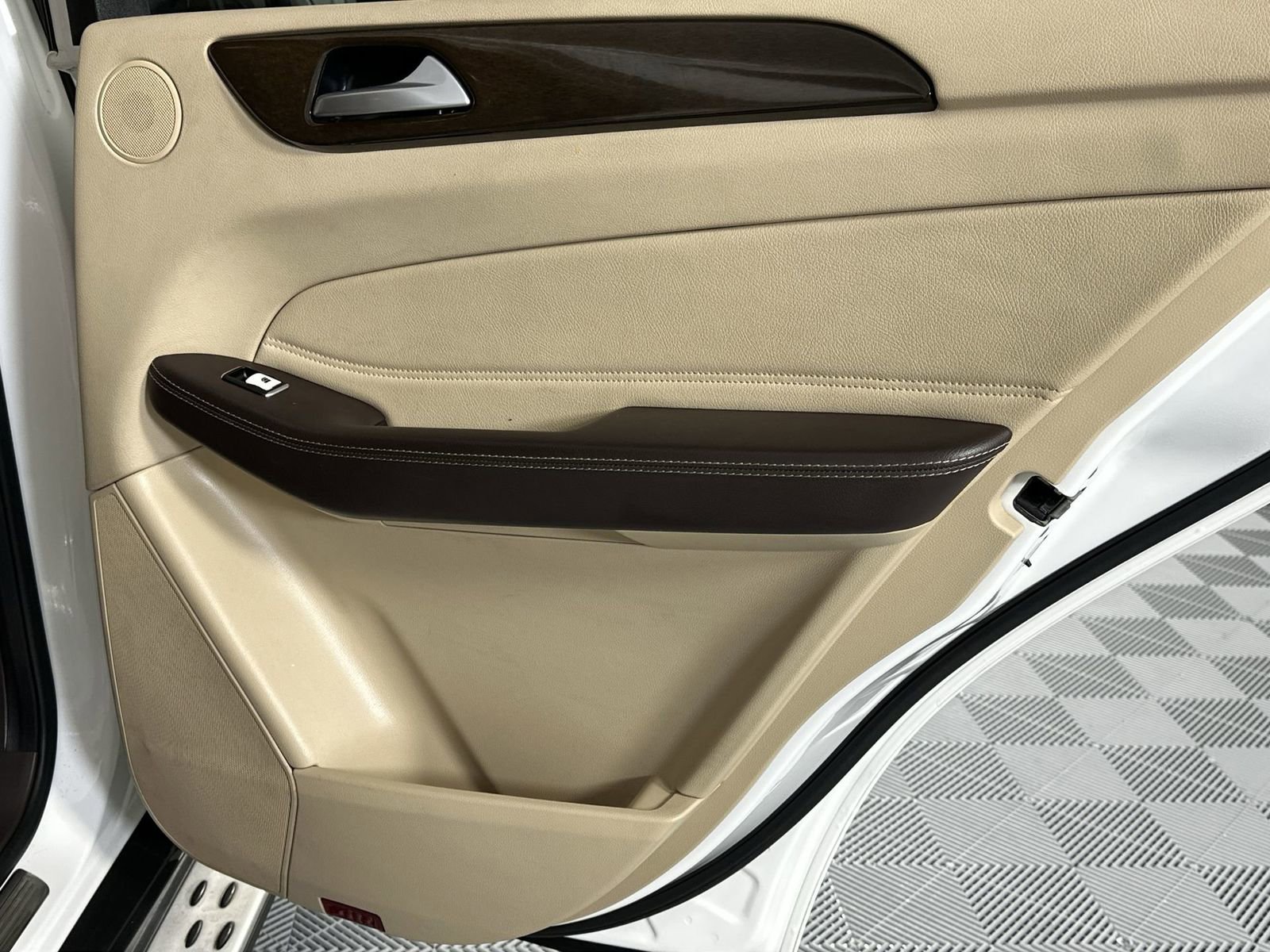 Used 2019 Mercedes-Benz GLE 400 4MATIC image 32