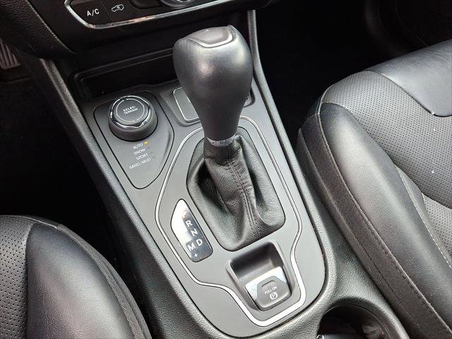 Used 2022 Jeep Cherokee Latitude Lux w/ Sun & Sound Group image 12