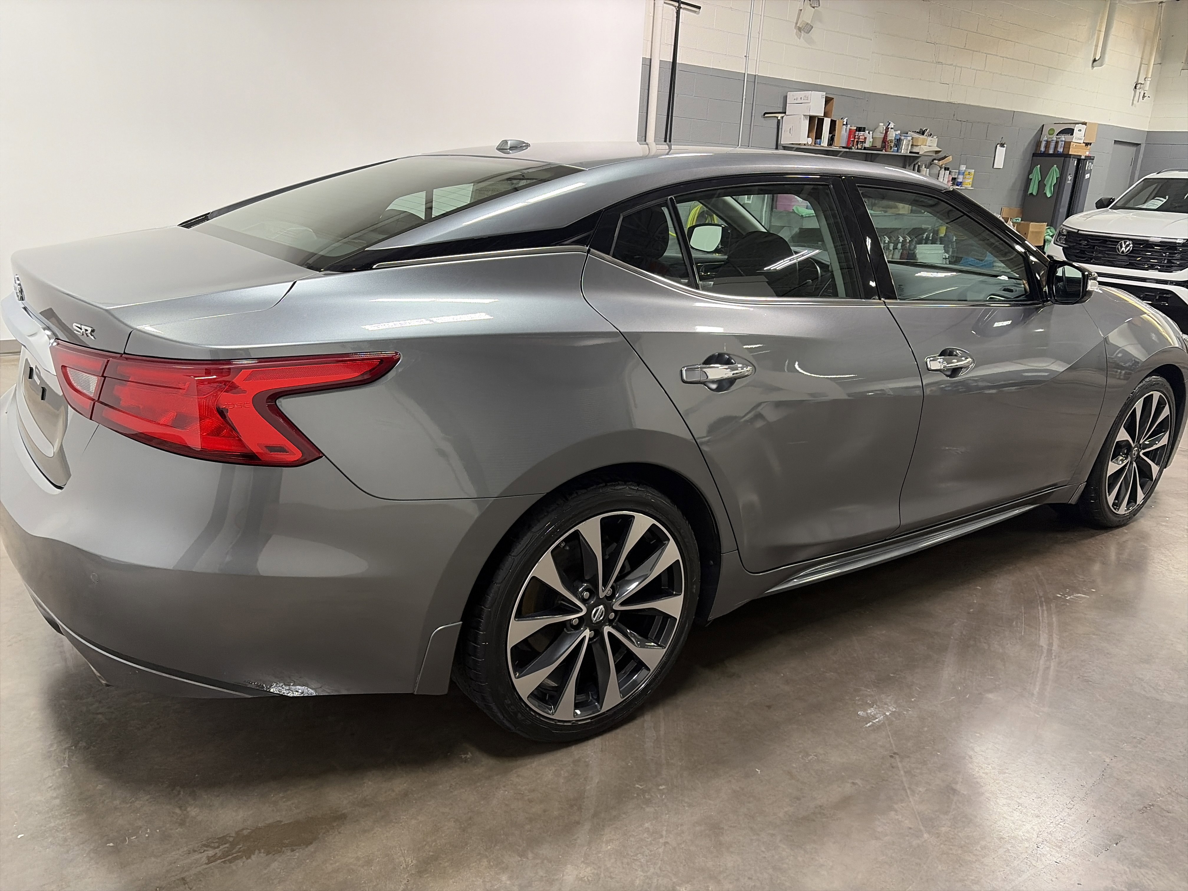 Used 2016 Nissan Maxima SR image 3