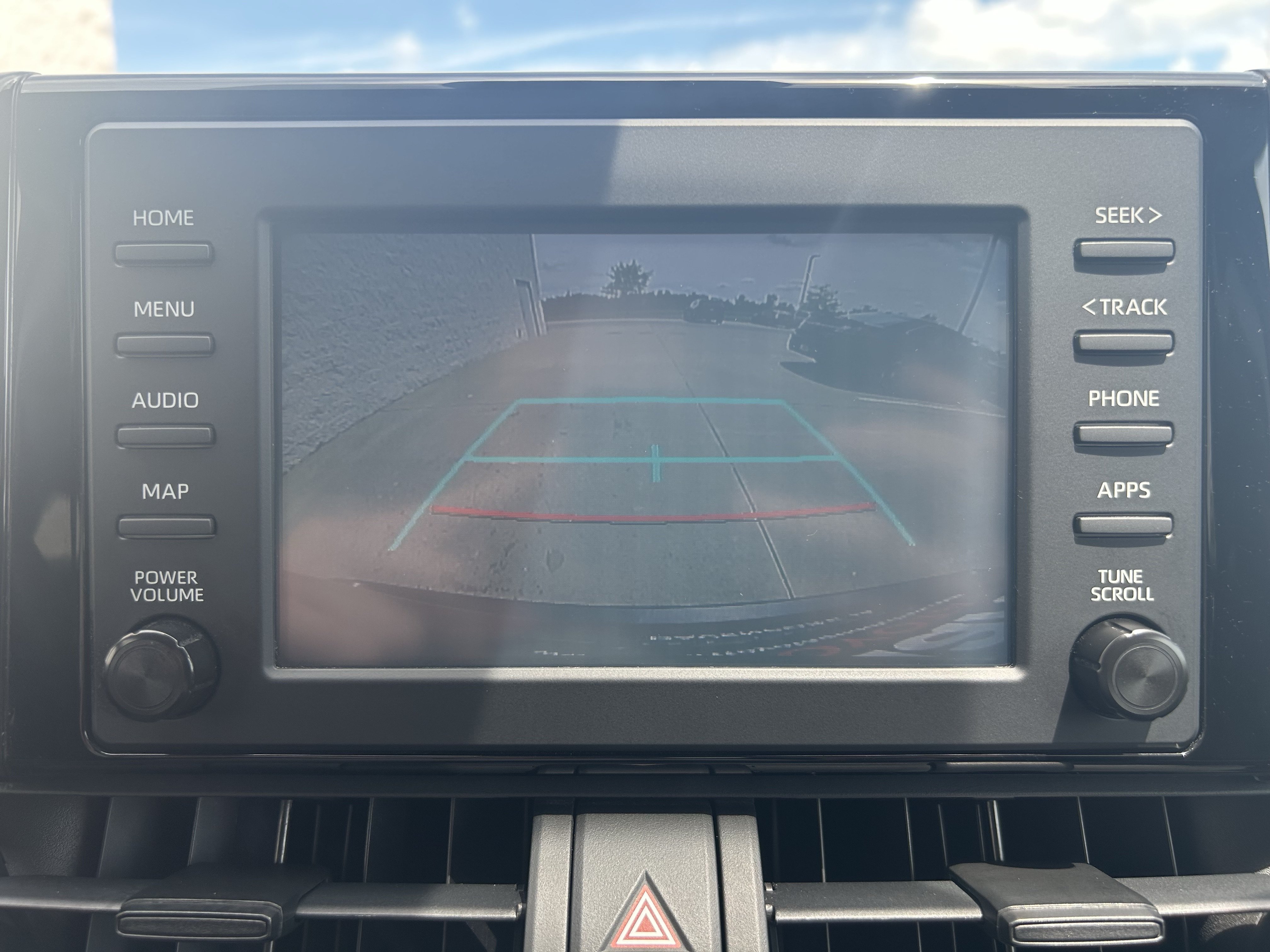 Used 2019 Toyota RAV4 LE AWD/4WD image 27
