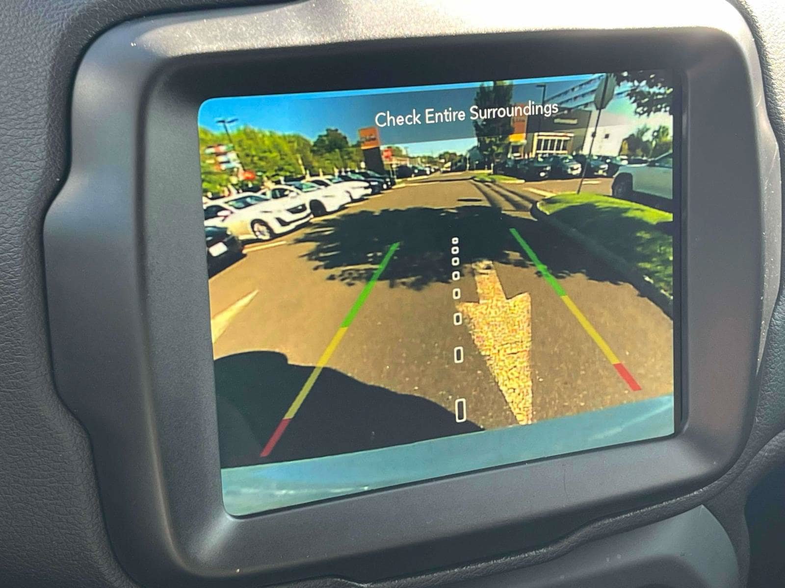 Used 2023 Jeep Renegade Latitude AWD/4WD image 10