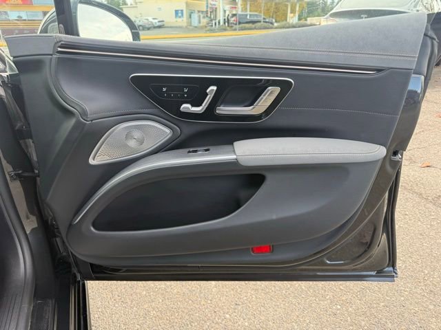 Used 2022 Mercedes-Benz EQS 450+ Sedan image 25