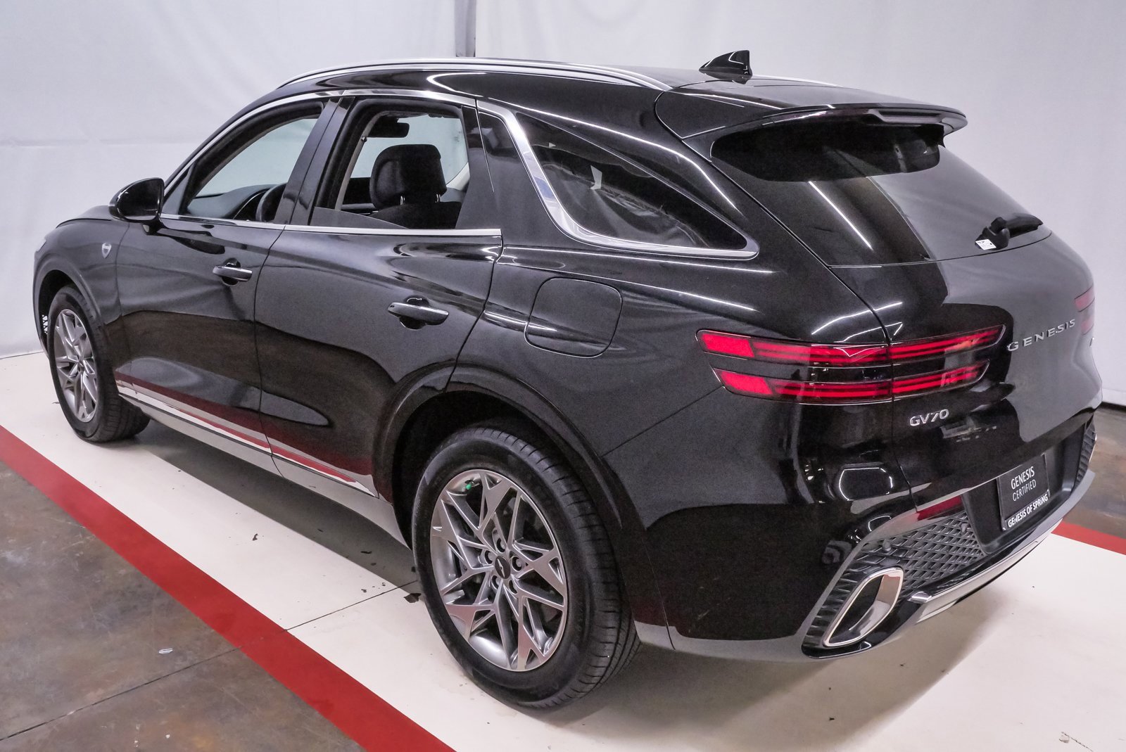 Certified 2025 Genesis GV70 2.5T image 8