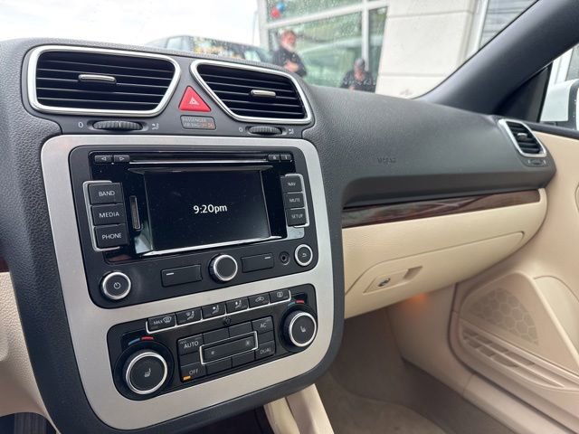 Used 2012 Volkswagen Eos Lux FWD image 11