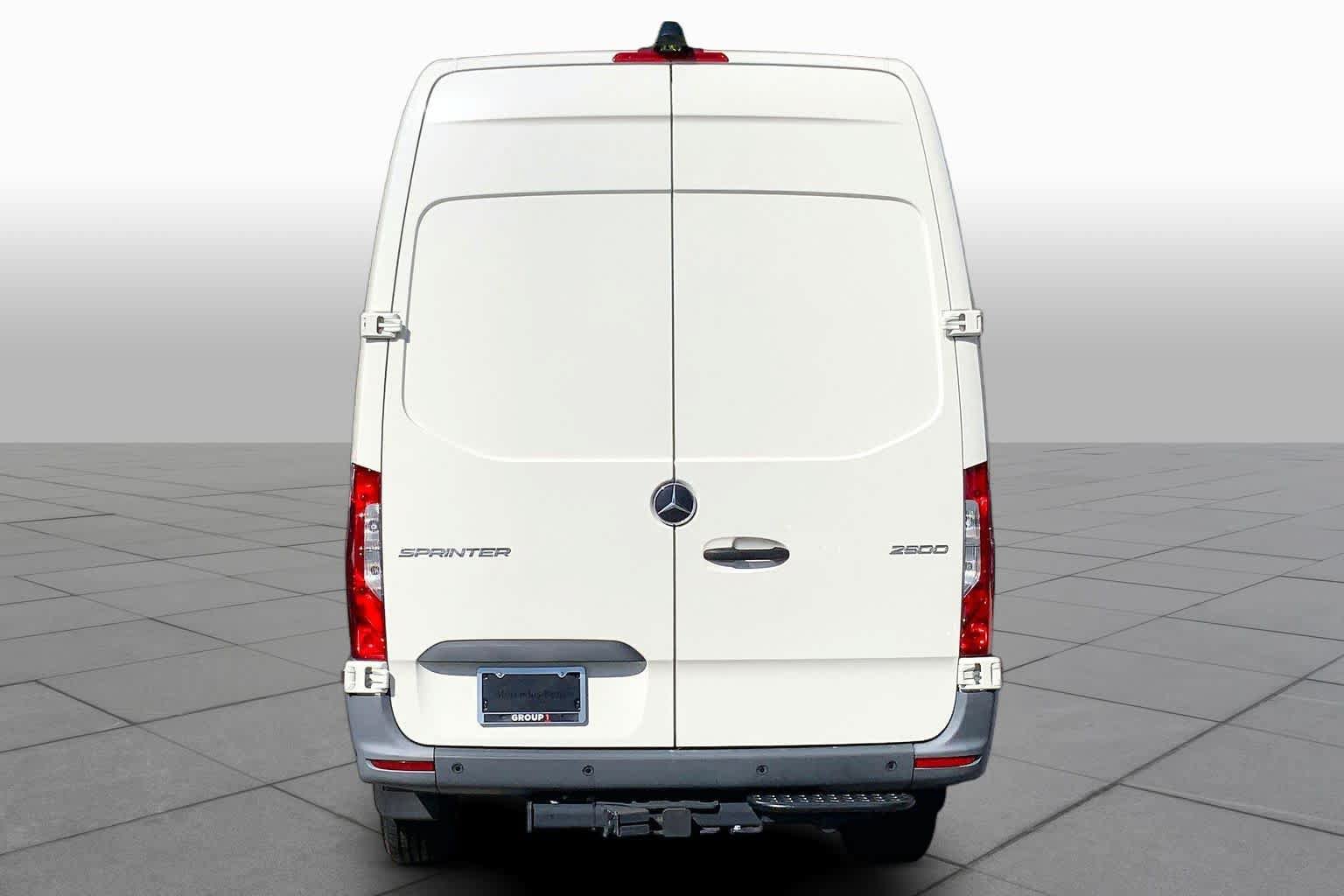 Used 2022 Mercedes-Benz Sprinter 2500 image 5