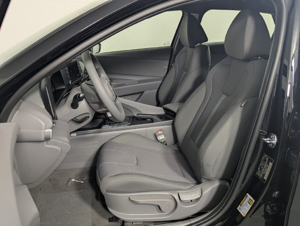 New 2026 Hyundai Elantra SE FWD image 12