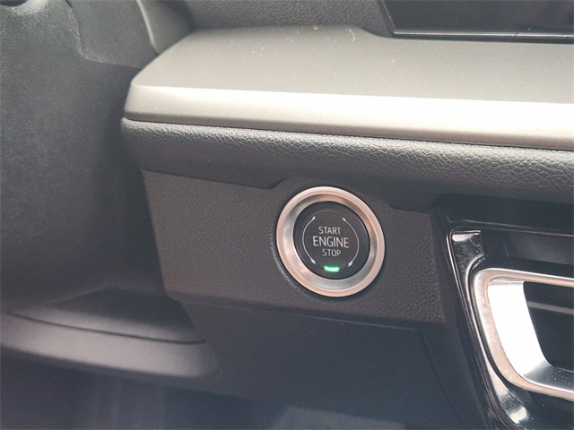 Used 2025 Chevrolet Traverse LT w/ Driver Confidence Package FWD image 8