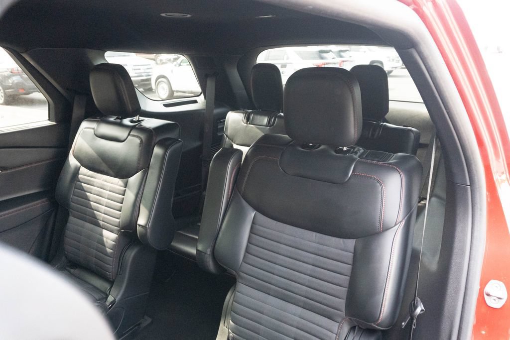 Used 2025 Ford Explorer ST-Line w/ Premium Package RWD image 21