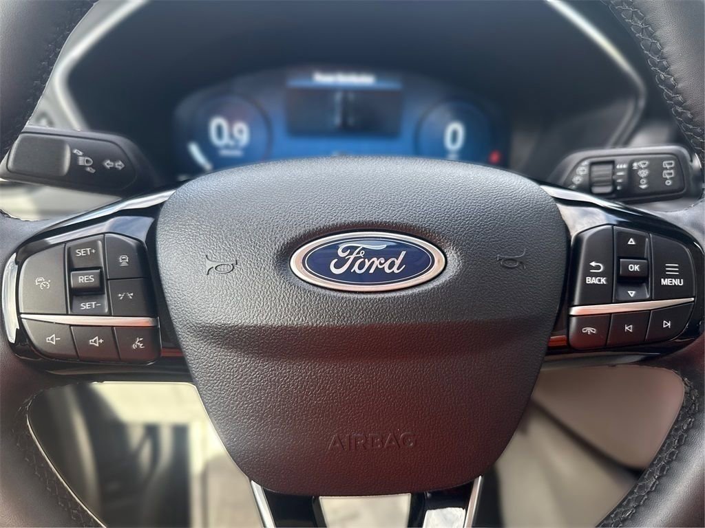 Used 2023 Ford Escape Platinum image 19