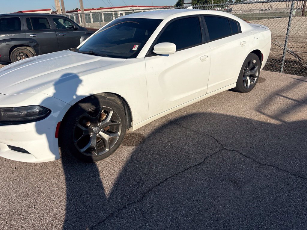 Used 2015 Dodge Charger SXT RWD image 9