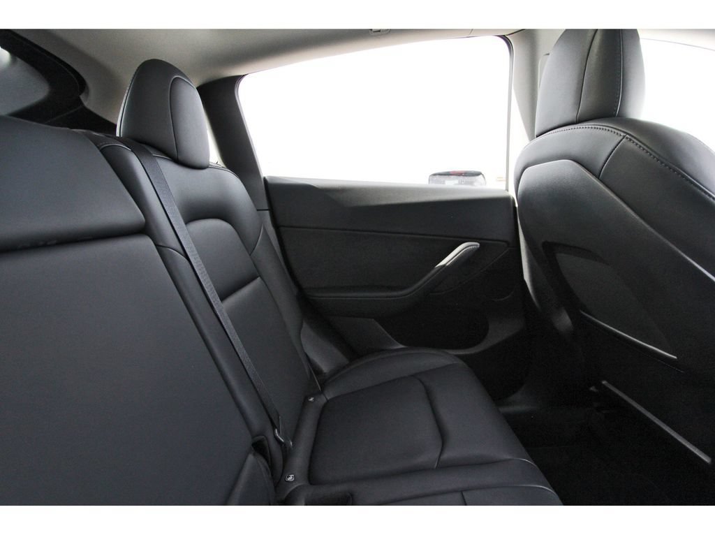 Used 2022 Tesla Model Y Performance AWD/4WD image 13