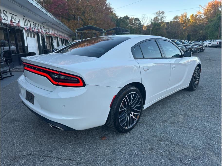 Used 2019 Dodge Charger SXT image 6