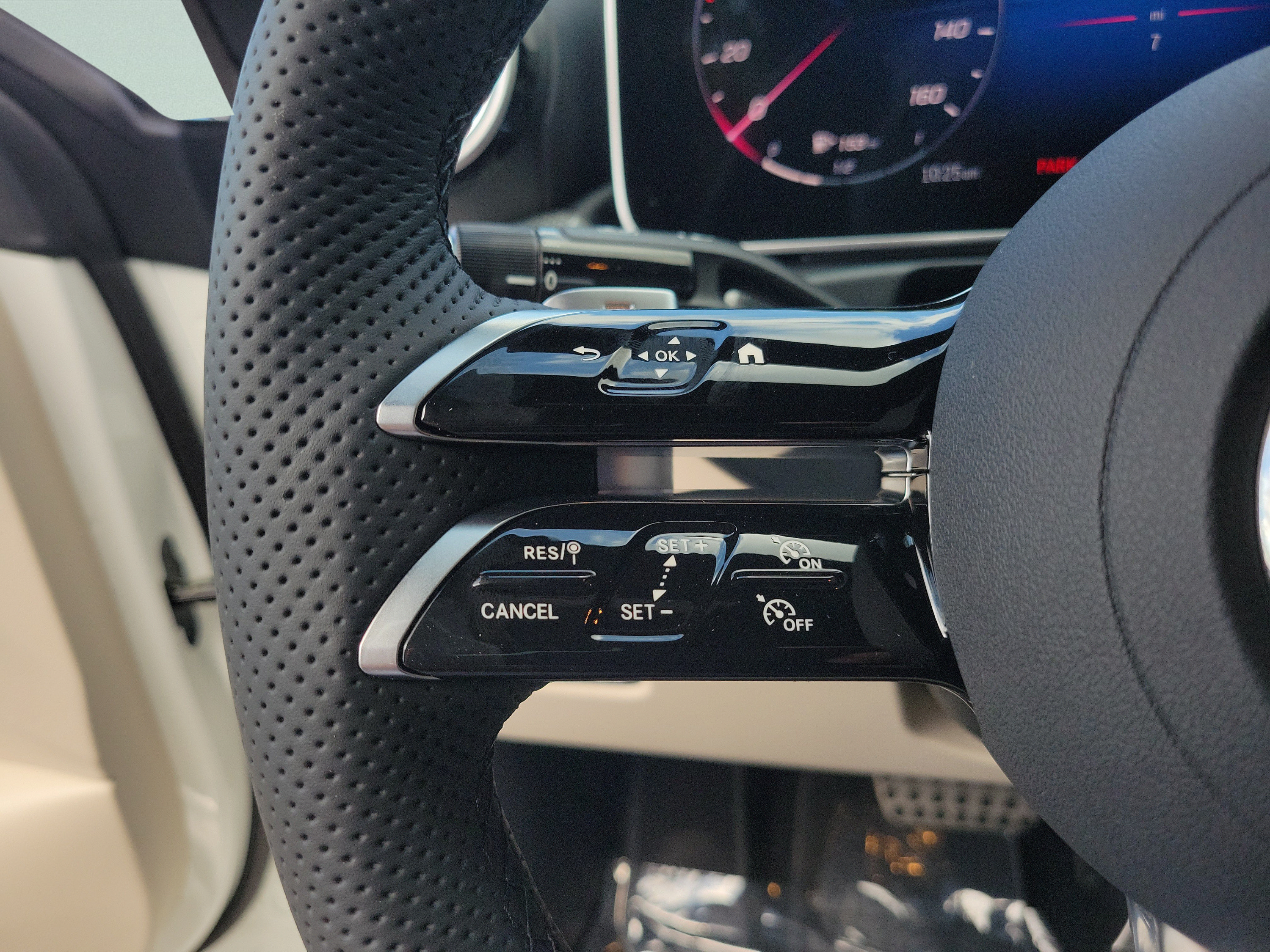 New 2026 Mercedes-Benz CLE 300 4MATIC Coupe image 16