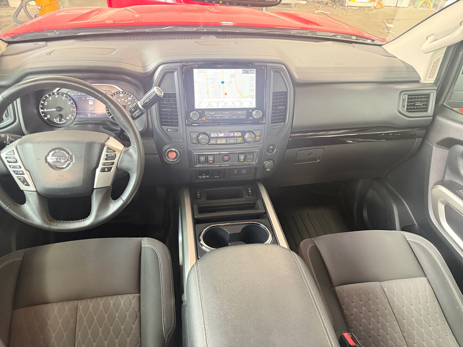 Used 2022 Nissan Titan SV w/ SV Convenience Package RWD image 25
